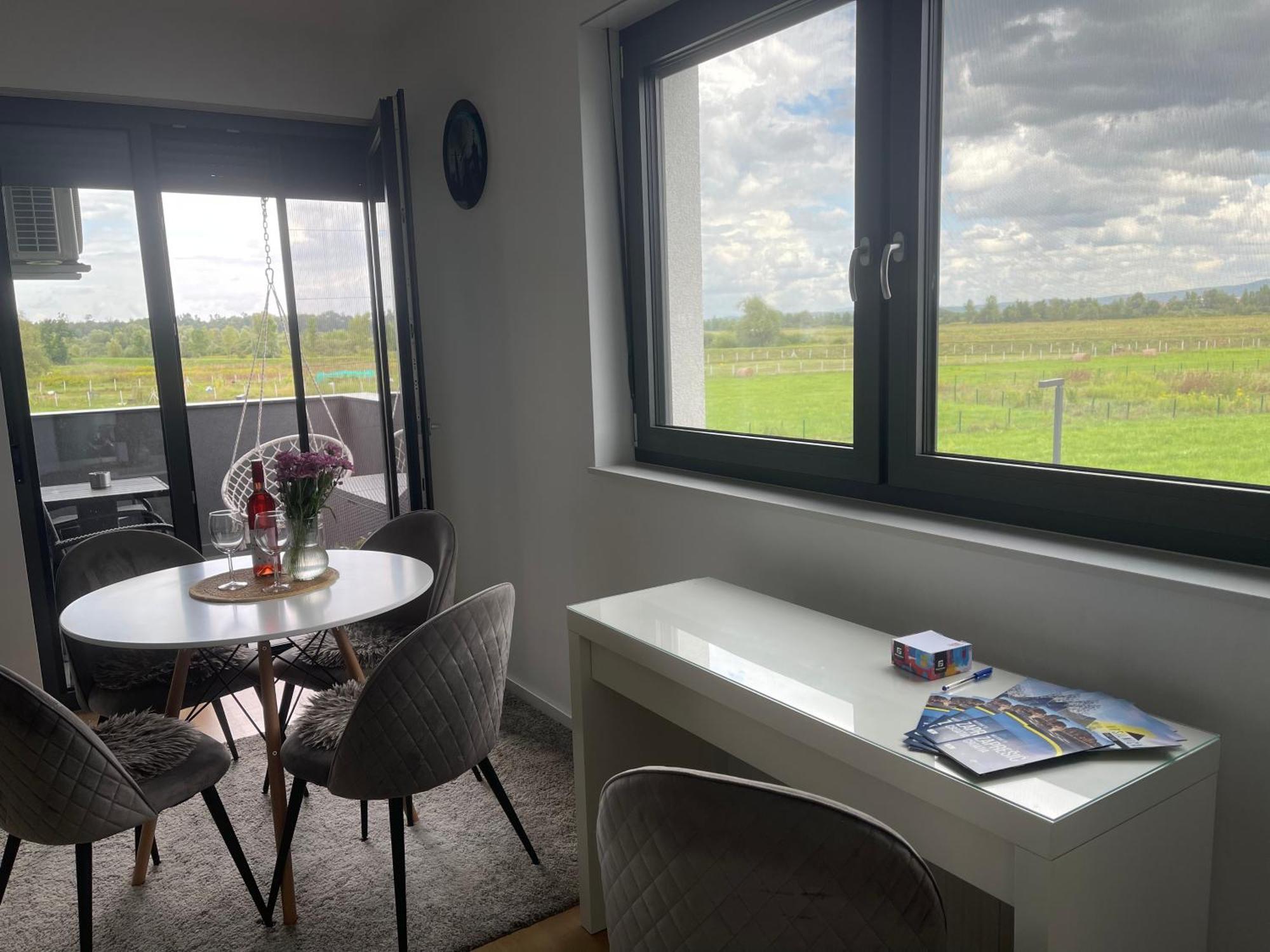Luna,Central,Self-Check In,Ac,Wi-Fi, Washer,Free Parking Zapresic Exterior photo